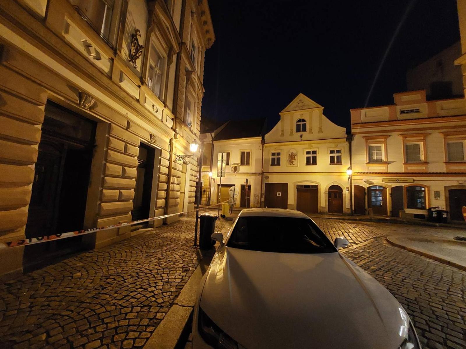 Prostorny Byt V Centru 3 Kk 80 M2 Hradec Králové Kültér fotó