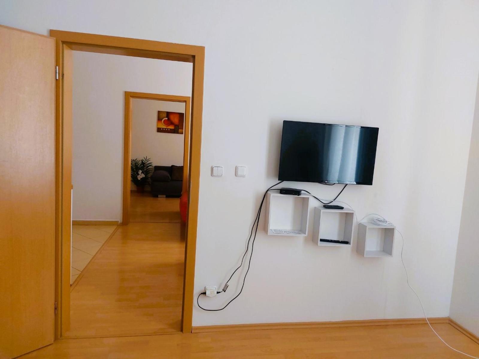 Prostorny Byt V Centru 3 Kk 80 M2 Hradec Králové Kültér fotó