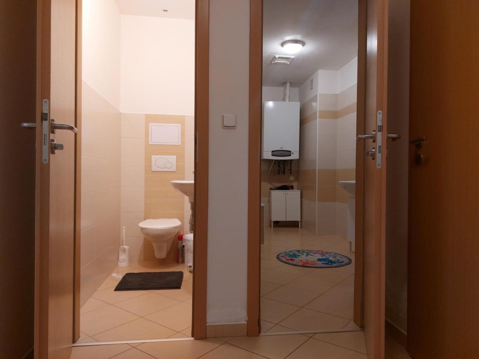 Prostorny Byt V Centru 3 Kk 80 M2 Hradec Králové Kültér fotó
